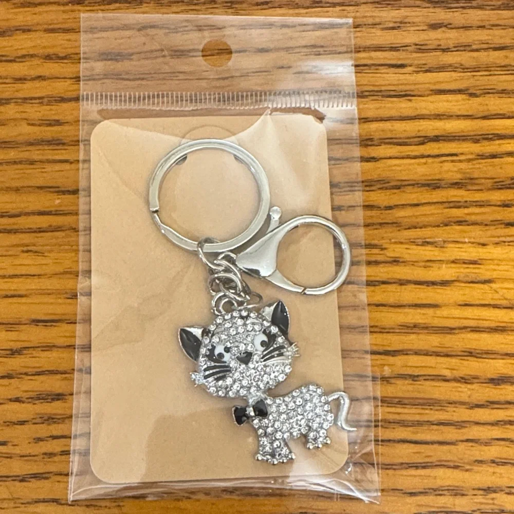 Sparkling Silver Cat Keychain
